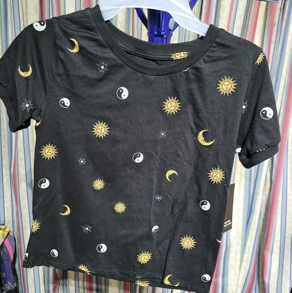 (3068) NOBO, Conversational Tee, Size S(3-5)  Black/Gold & White